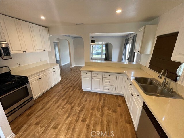 Building Photo - 1407 S Ross St