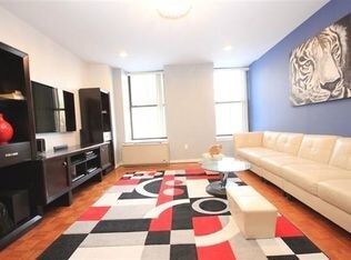 LIVING ROOM - 1 Greene St