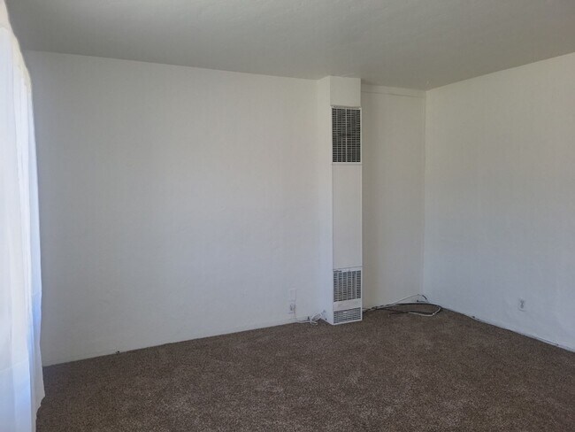 Building Photo - 420 14th St