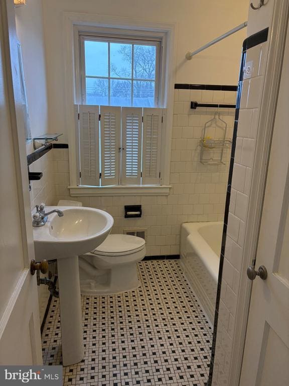 Building Photo - 146 Dumbarton Rd