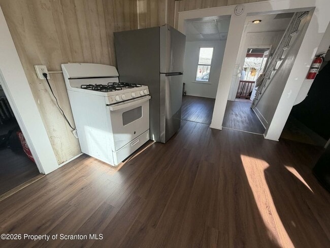 Building Photo - 112 Green Pl