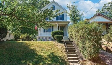 Building Photo - BOND HILL-  3 STORY 3 BEDRM 2 FULL BATH OPEN FLOOR PLAN w GARAGE