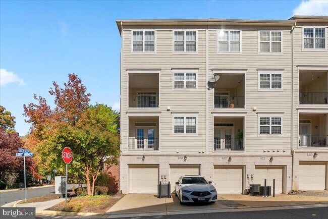 Building Photo - 12432 Liberty Bridge Rd