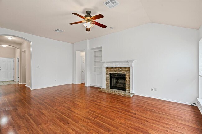 Building Photo - 716 Meadow View Dr