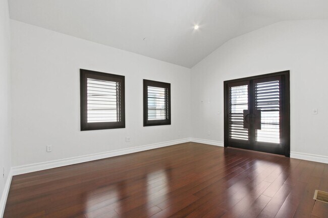 Building Photo - Stunning 3 BD | 4BTH With 2 Bonus Rooms