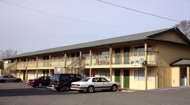 Primary Photo - Union Crest Apartments