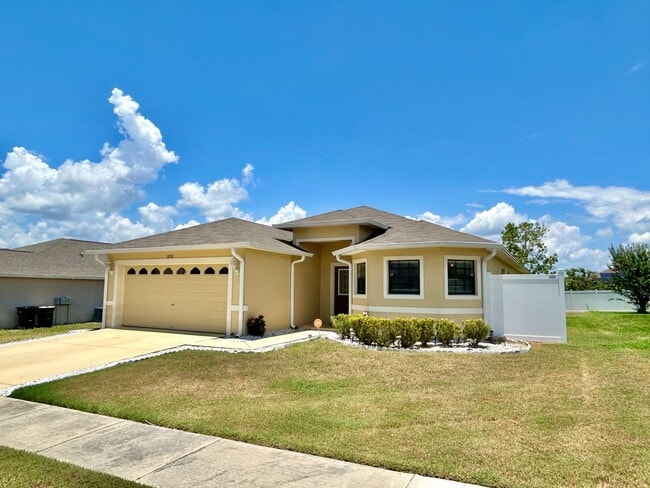 Building Photo - Designed for Living! 4beds, 2baths, attic ...