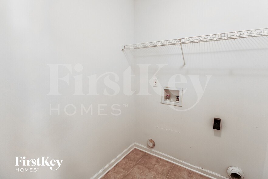 Building Photo - 104 Mayfair Ln