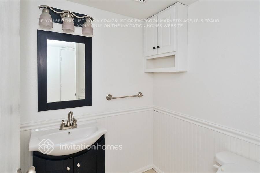 Building Photo - 3679 S Helena Way