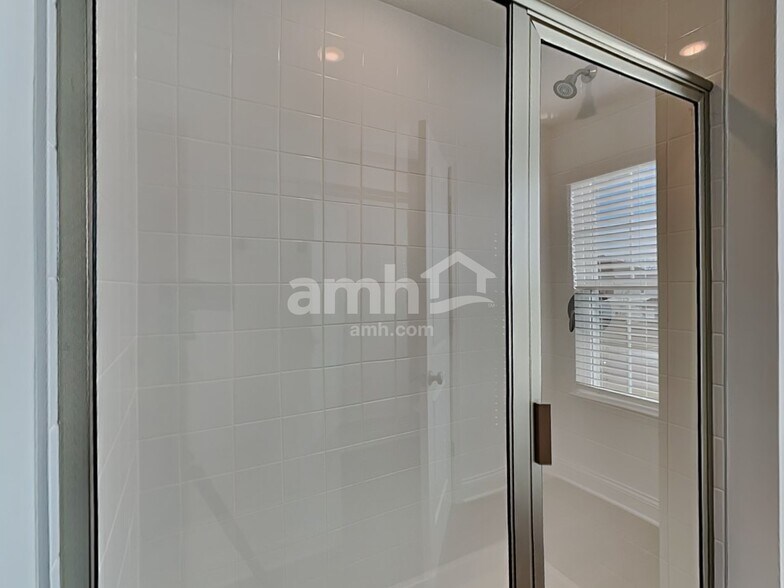 Building Photo - 8453 Northpoint Dr