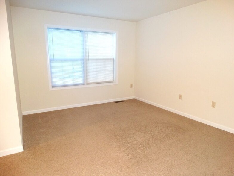 Building Photo - 150 Mount Olive Ln