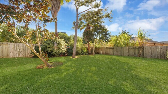 Building Photo - 4622 Grand Cayman Dr
