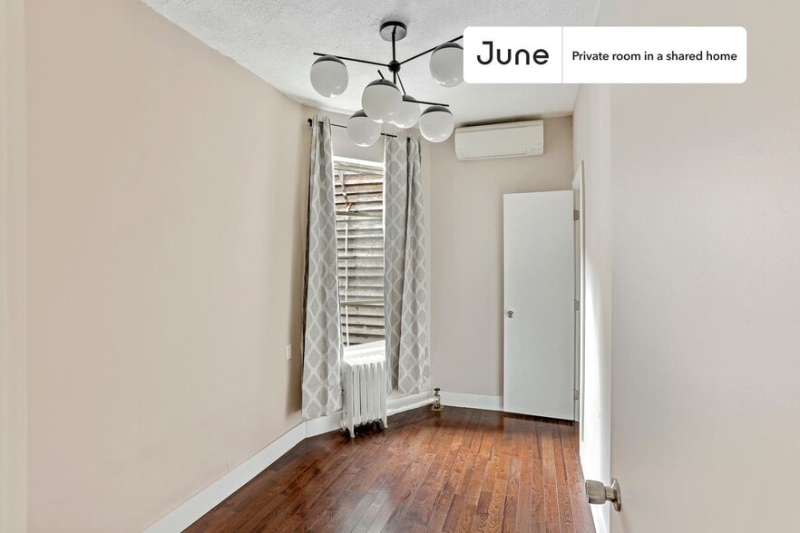 Building Photo - Room in Shared 3 bed/1 bath home