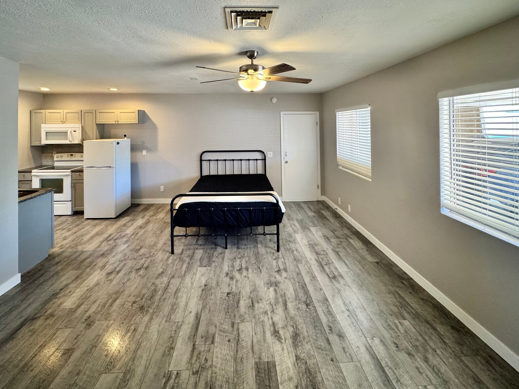 Building Photo - 3767 Kicking Horse Dr