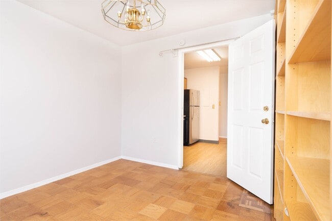 Building Photo - 1 Bed 1 Bath Condo in Barcroft Hills