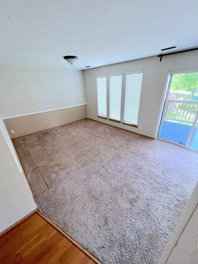 Building Photo - Spacious Upgraded Bothell/North Kirkland Home!