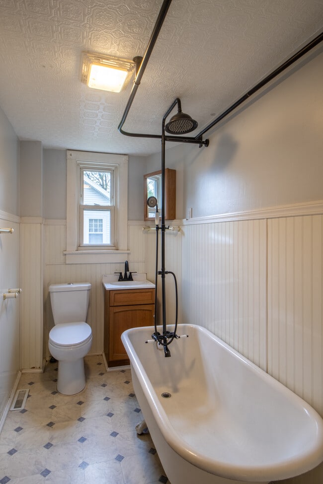 Building Photo - 265 Duffield Ave