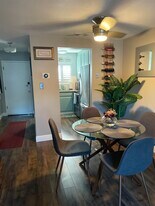 Building Photo - 59 Meadowbrook Ave