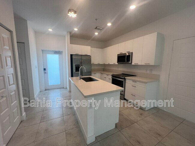 Building Photo - 4636 NW 84th Ave