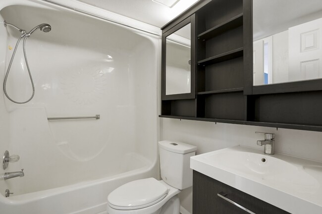 Building Photo - Stunning Renovated 1 bedroom in WillowRidge