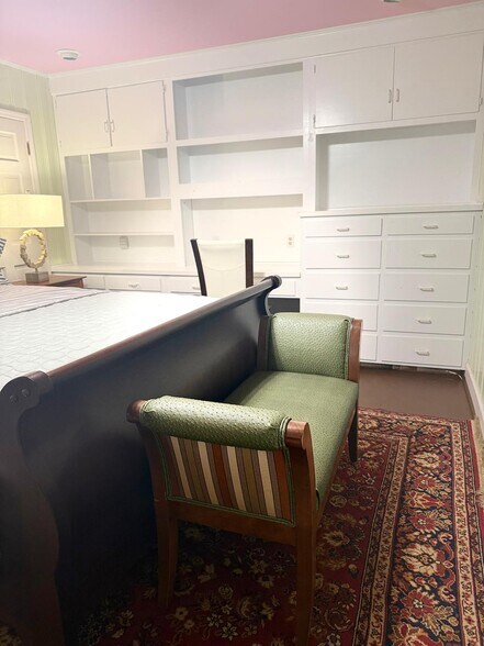 Building Photo - 5326 Main St