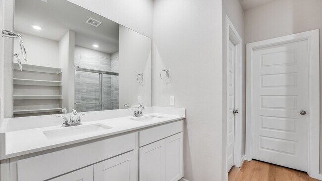 Building Photo - 4BR Home in Heart of Rogers – Near Downtown & Parks
