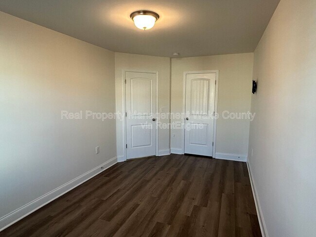 Building Photo - 156 Polaris Ave