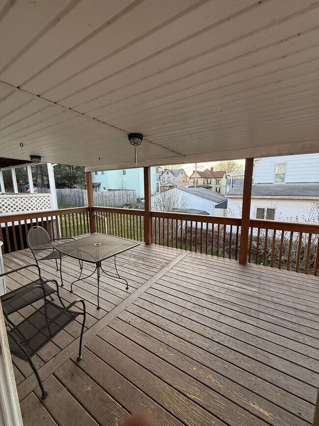 Building Photo - 2-Bedroom 1 Bath House with Spacious Entertaining Porch