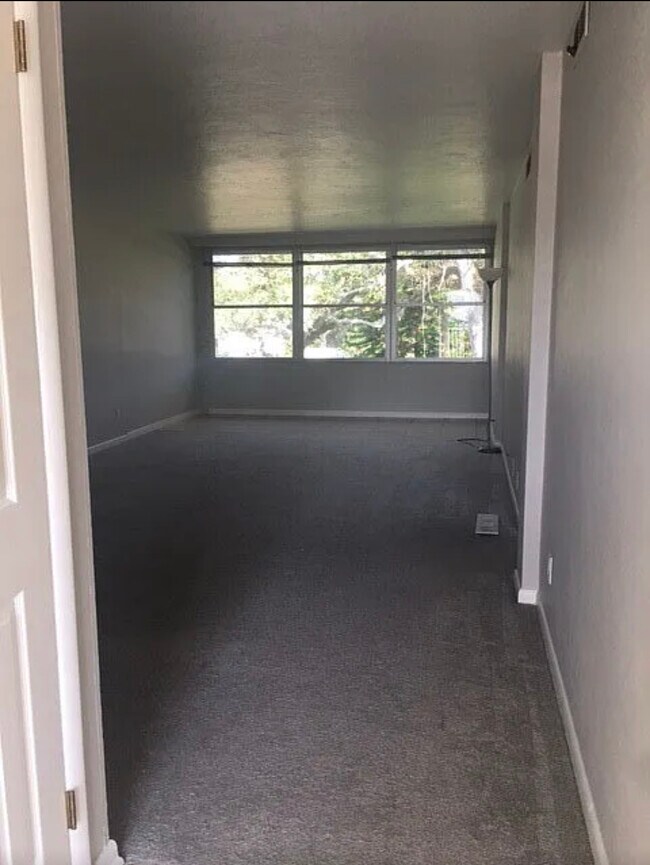 Building Photo - 677 Royal Palm Blvd
