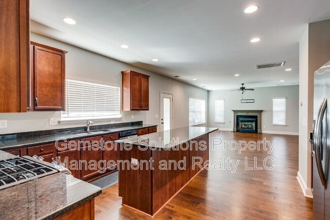Building Photo - 2605 Paddock Park Dr