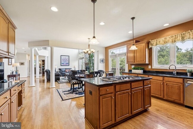 Building Photo - 26368 Strathaven Ct
