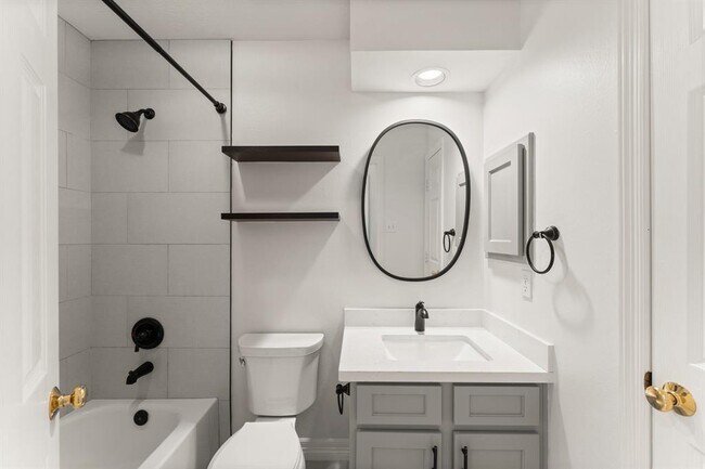 Building Photo - 22 Rillwood Pl