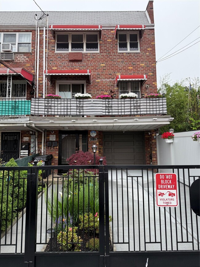 Building Photo - 42-12 77th St