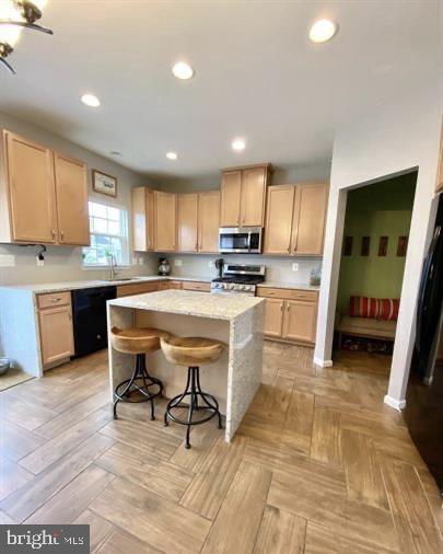 Building Photo - 9411 Wood Creek Cir