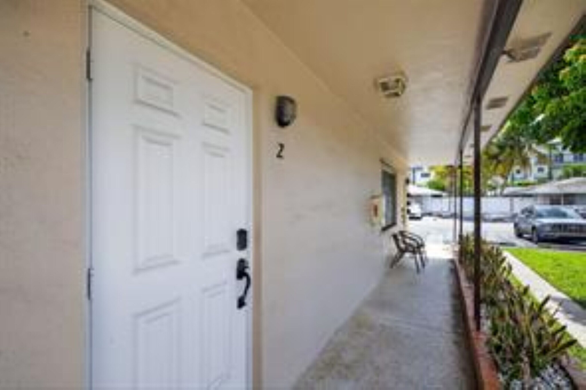 Building Photo - 1037 N Victoria Park Rd