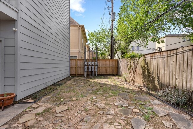 Building Photo - 5712 Winsome Ln