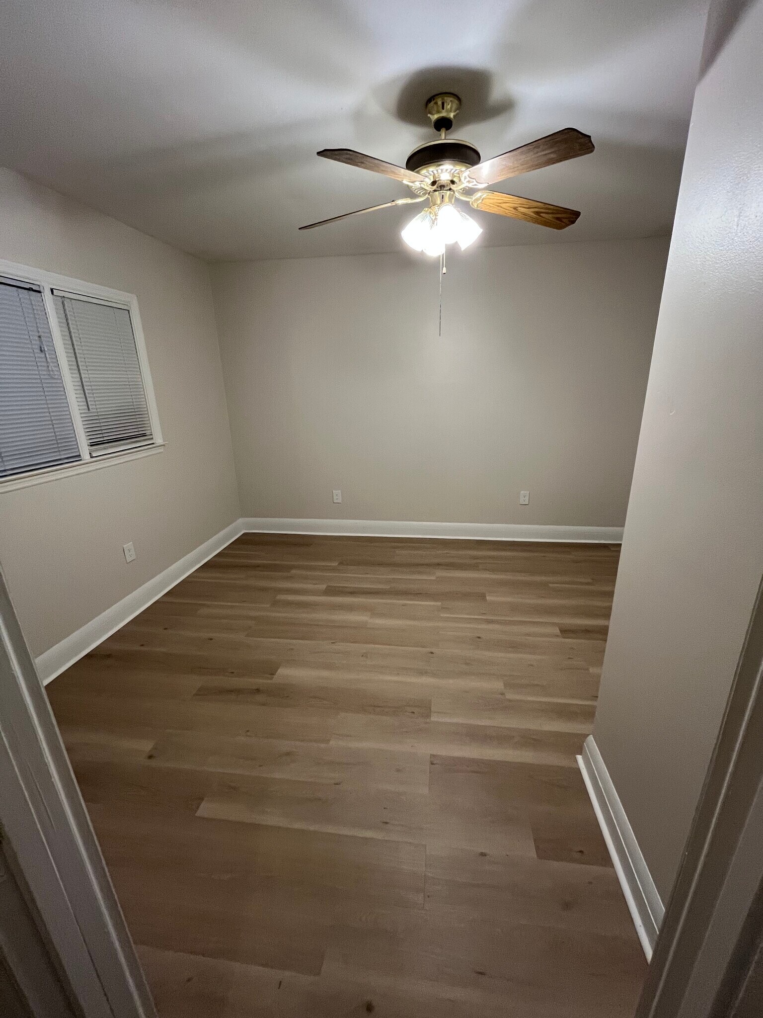 3rd bedroom - 13400 Oakwood Drive