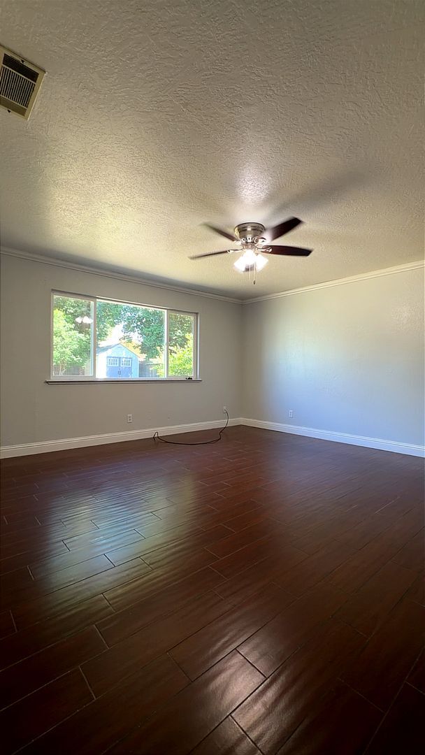 Building Photo - 2632 Story Ave