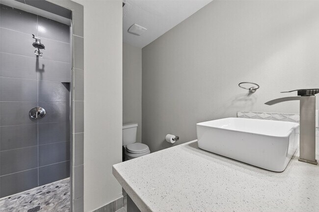 Building Photo - 11280 Braes Forest Dr