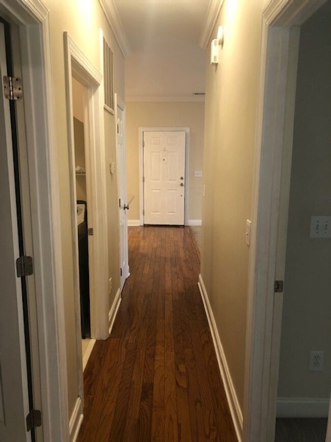 Building Photo - 2 Bedroom 2 Bath Condo in Radcliffe Place ...