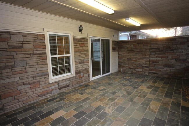 Building Photo - 10234 Wildwood Park Ln