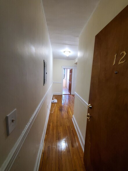 Building Photo - 84 New Whitney St