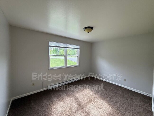 Building Photo - 481 N Broadway St