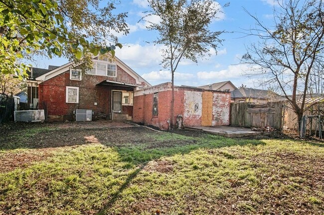 Building Photo - 609 SW 30th St