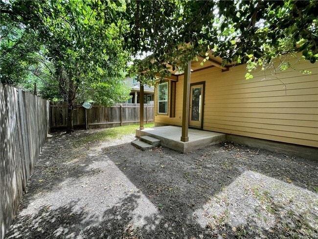 Building Photo - 1704 Rockland Dr