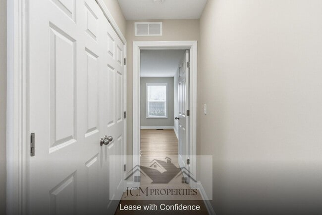 Building Photo - 117 Lambert Fld