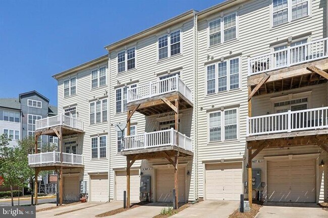 Building Photo - 5615 Harrington Falls Ln