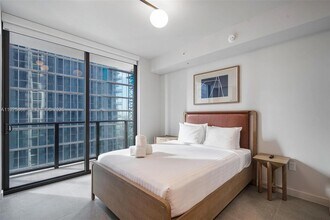 Building Photo - 11 NE 6th St