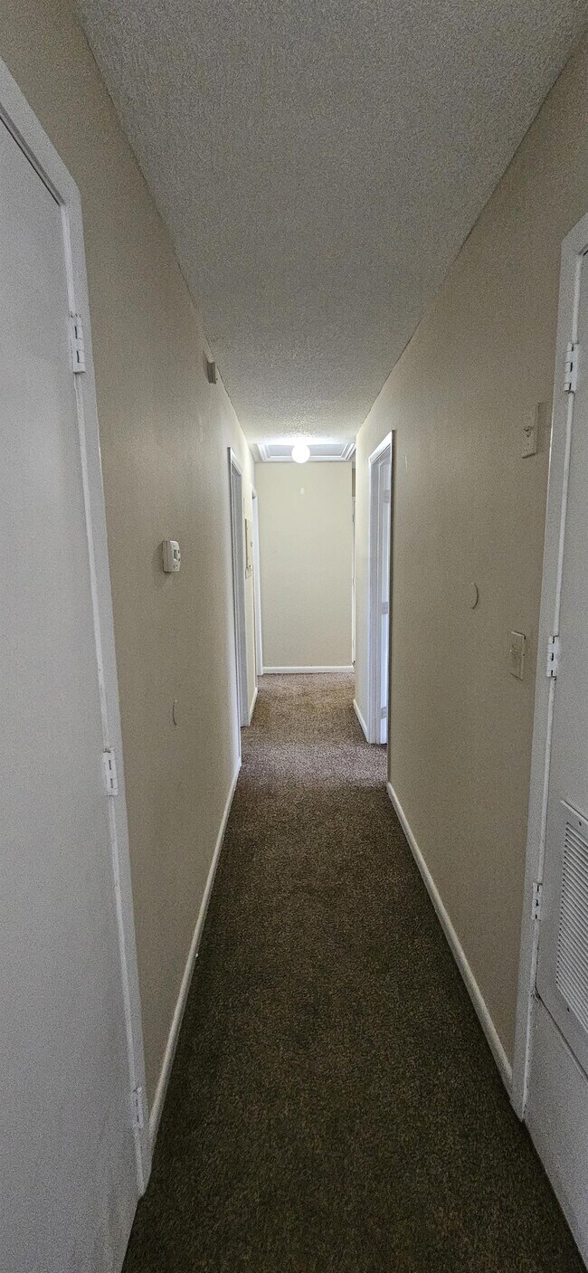 Building Photo - 5813 Rover Dr