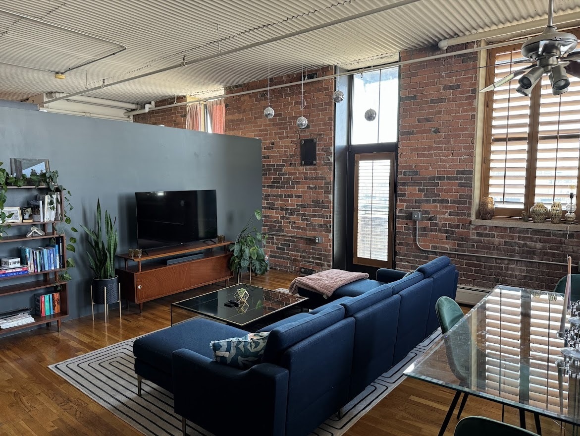 Building Photo - 2261 Blake Street